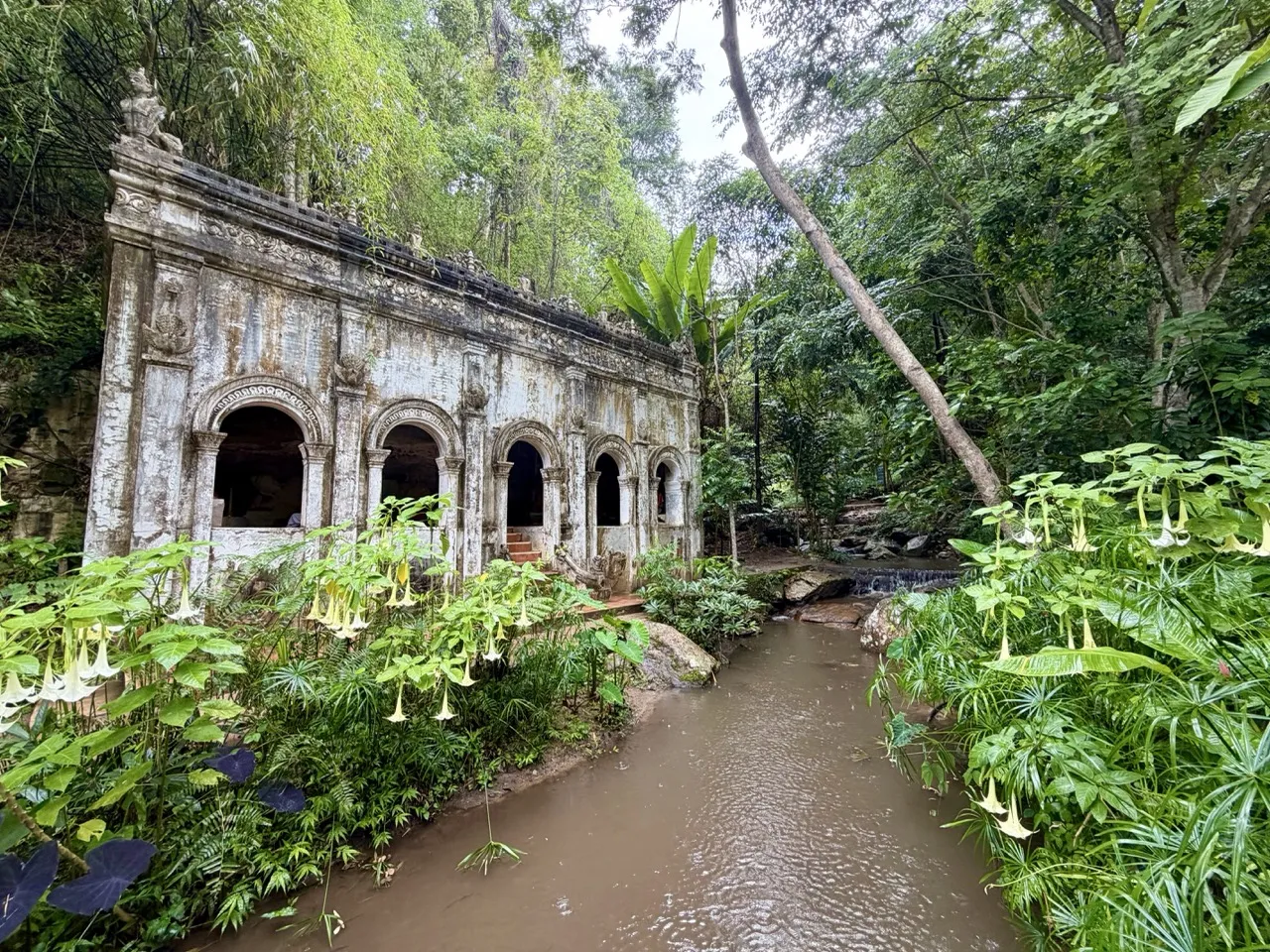 Wat Pha Lat, on the monks trail up to Doi Suthep